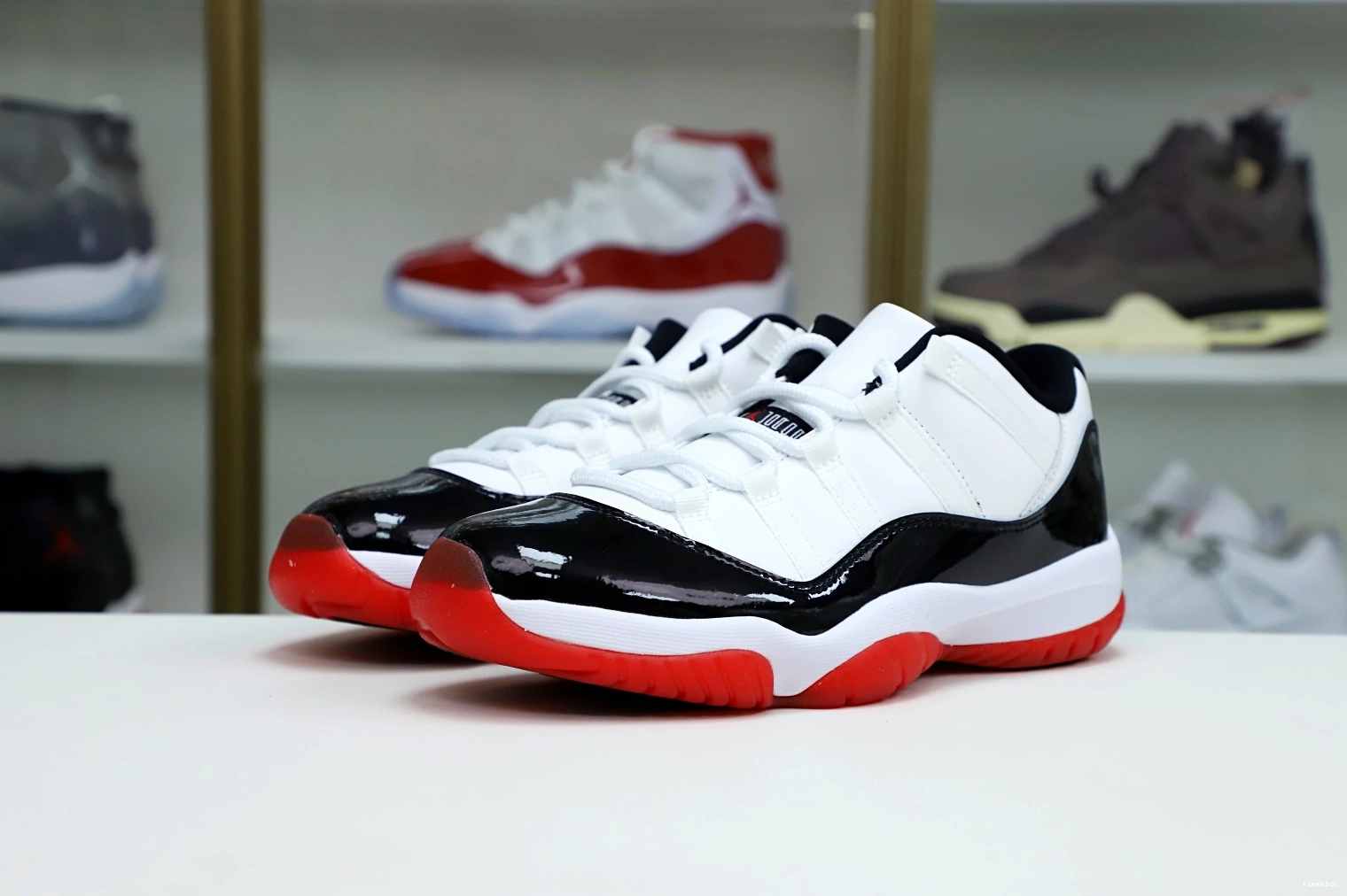11 JORDAN AIR BRED WHITE LOW 1221